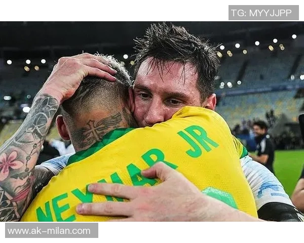 梅西球衣不够用对方前锋主动脱衣赠予展现友谊精神